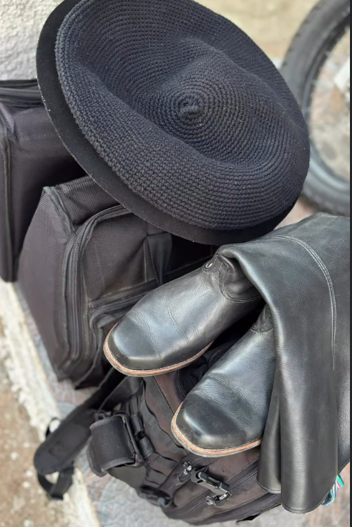 Botas e boinas artesanais da Correaria Deponti